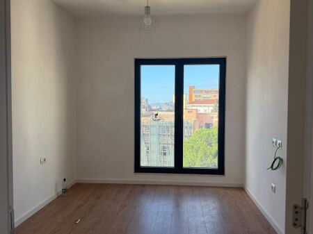 ZYRE ME QERA 100 M2 RRUGA E BARRIKADAVE 90.000 LEKE FH-98828