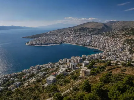 TRUALL NË SHITJE 440m² | Sarandë.