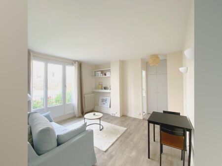 Center, Studio apartment for rent .
