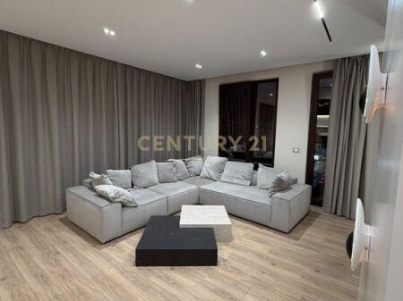 ALTANA LUXURY RESIDENCE | ATTICO 3+1+3 CON VISTA PANORAMICA SUL LAGO