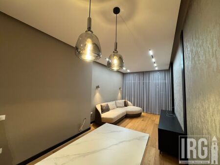 Shitet apartament 2+1+2+Garderobe tek Kompleksi Kika 2 , Komuna e Parisit .