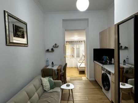 Qira,Garsionere, 21 Dhjetori,40,000Leke