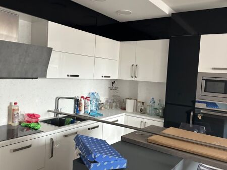APARTAMENT ME QERA 1+1 21 DHJETORI 65.000 LEKE FH-98849
