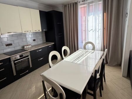 Jepet apartament 2+1 me qira tek Vasil Shanto .
