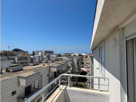 Apartament 2+1 per Shitje ne Qerret!