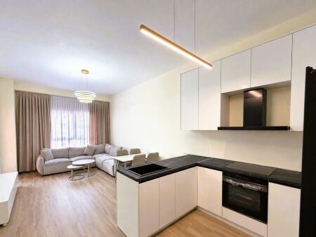Per qira 1+1 +2 poste parkimi, Aura Kompleks, Laprake