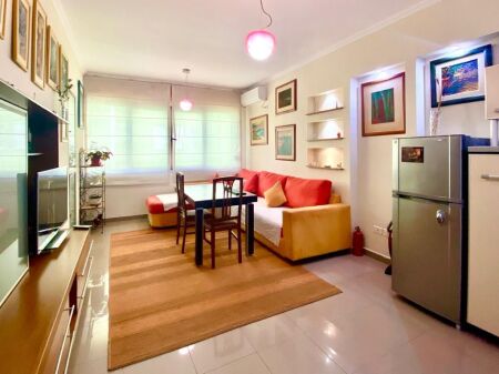 Jepet apartament 1+1 me qira tek ish Blloku , prane Dok Hospital .