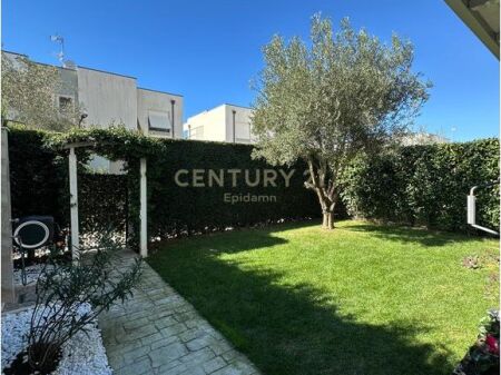 VILË PËR SHITJE – PERLA RESORT, GJIRI I LALZIT – 495.000 €