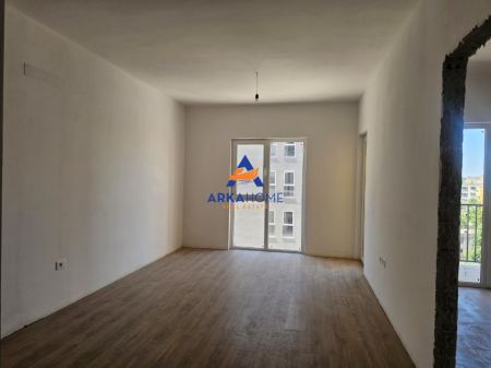 1+1 APARTMENT FOR SALE + BALCONY "OPPOSITE CASA ITALIA, TIRANA NEW ENTRY" 9700000 LEKE