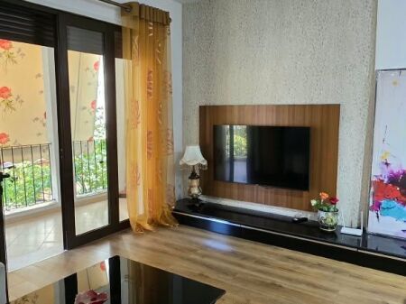 📌 JEPET ME QIRA APARTAMENT 2+1+2 VERANDË + 2 POSTE PARKIMI - RRUGA E KAVAJES