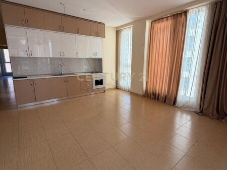 Apartament 2+1+2 + ballkon Me Qira tek Bulevardi i Ri, Tiranë - 50,000 Leke | 120 m²