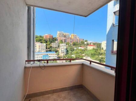 Shesim Apartament 2+1+2+3 ballkone në Lagjen Nr. 1, Durrës