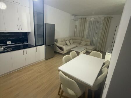 🏡 APARTAMENT 2+1 ME QIRA NË ZONËN "5 MAJI"!