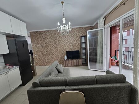 Tek Ish UET Nsharaku, Jepet Me Qira Apartament 2+1+2 I Mobiluar!