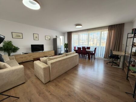 Apartament 1+1 per qira, modern dhe i mobiluar në qendër të Tiranës.