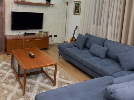 Appartamento 2+1 in affitto a Komuna e Parisit