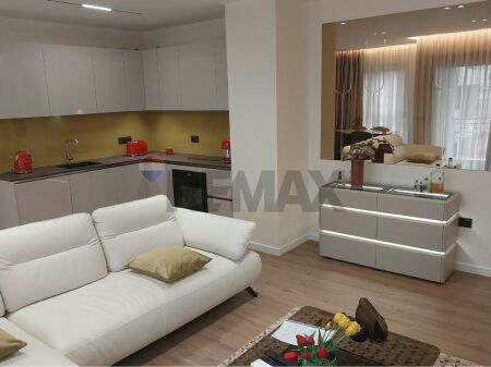 1+1 apartment for rent at the Red School!
