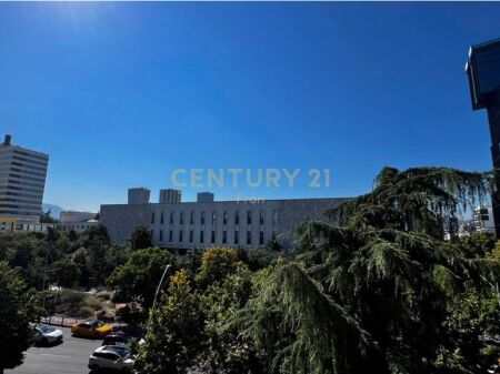 APARTAMENT 2+1+2 NË SHITJE – PIAZZA, QENDRA E TIRANËS
