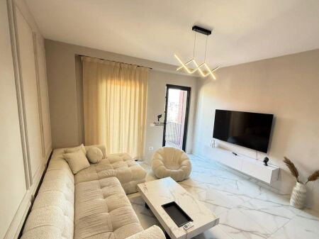APPARTAMENTO IN AFFITTO 3+1+2 VIA KAVAJES 2.000 EURO FH-99147