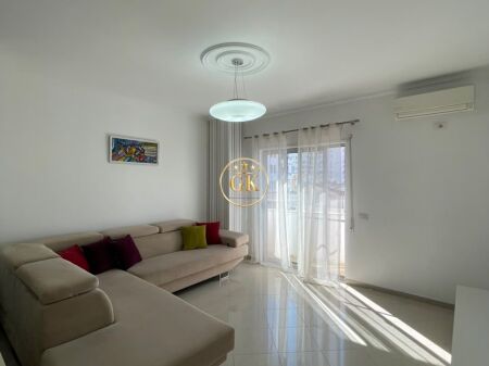 APPARTAMENTO IN AFFITTO 2+1+2 – CENTRO, VICINO A BLU STAR, DURRËS