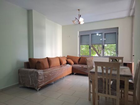 Apartament 2+1 per Qera 450Lek/muaj - Melisa, prane Restorant Freskut