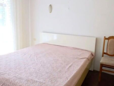 2+1 apartment for rent at the Yellow Buildings, near the Bus Terminal, at the Kamza Turn, Kamez, Instituti, Casa Italia, former Customs Office .