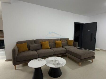 For rent, 2+1+2 apartment, Elbasan Street, Tirana.