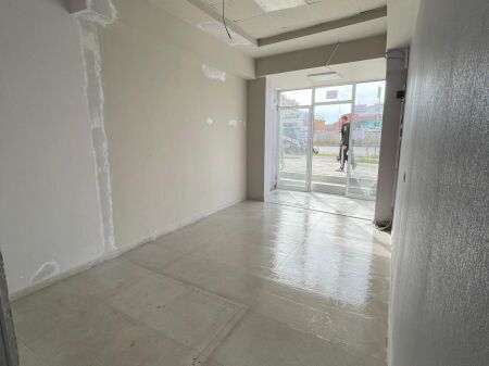 Qera | Ambjent Biznesi | Sheshi Shqiponja | 500 €/muaj