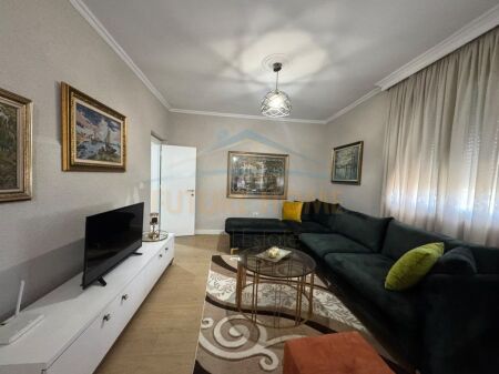 For rent, 2+1 apartment, Zogu I Boulevard, Tirana.