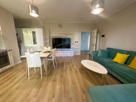Affitto, appartamento 1+1, vicino a Square 21, Tirana.