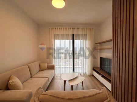 1+1 apartment for rent at Bulevardi Ri!