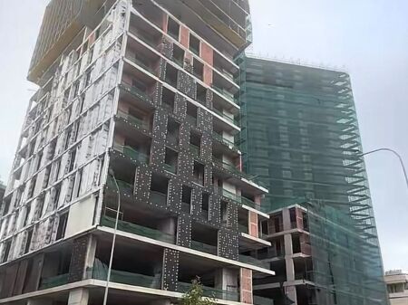  Apartament 1+1 në shitje te United Towers of Tirana, Komuna e Parisit