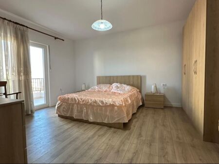 2+1 apartment with 2 bathrooms for rent at Komuna e Parisit!