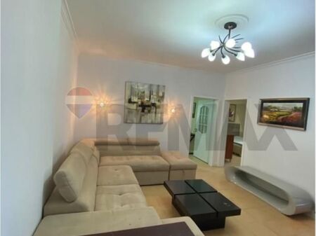 2+1 apartment for rent in Komuna e Parisit!