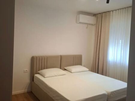 Jepet me Qera 1+1 - Ish Restorant Durresi, Tirane