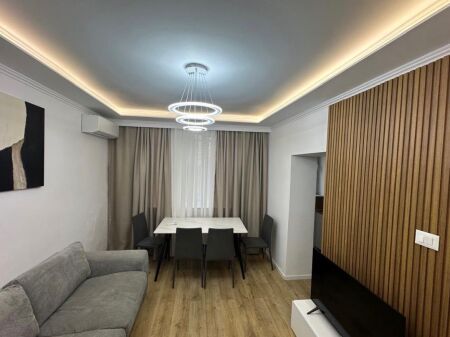 2+1 apartment for rent on Rruga e Kavajës