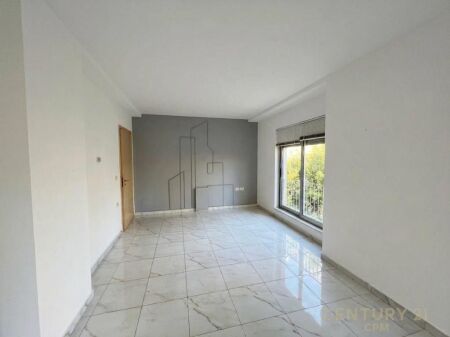 3+1 apartment for rent on Rruga e Kavajes!