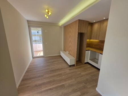 APARTMENT AT THE COMMUNE OF PARIS!