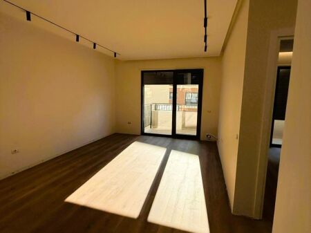 **SHITET APARTAMENT 2+1+2 ME POST PARKIMI – LIQENI I THATË**