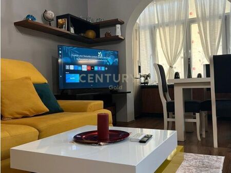 APARTAMENT 1+1 PER QERA TEK RRUGA E DURRESIT