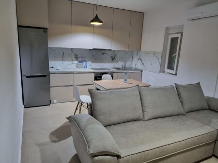 Rent | Apartament 2 + 1 | Ali Demi -Materniteti i Ri | 500 €/month