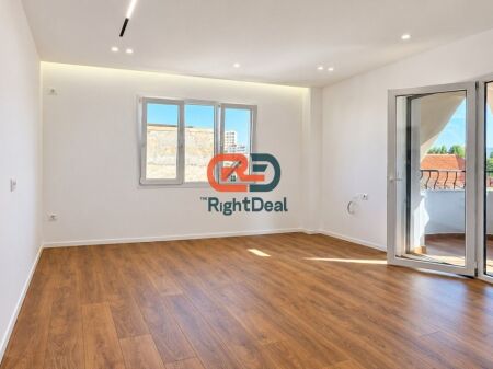 At the Tirana Mosaic, a 1+1 apartment with a regular layout and perfect location is for sale!!
