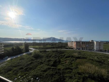 🌊 Apartament 1+1 me pamje panoramike nga deti! 🏡✨