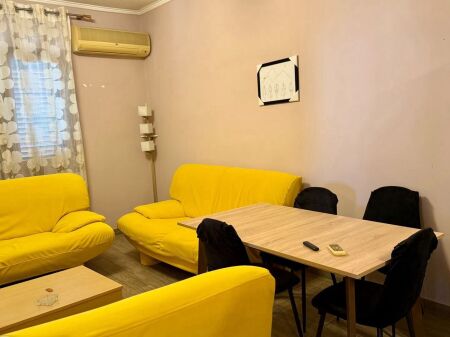Qera | Apartament 2 + 1 | Rruga Kongresi i Lushnjës | 700 €/muaj