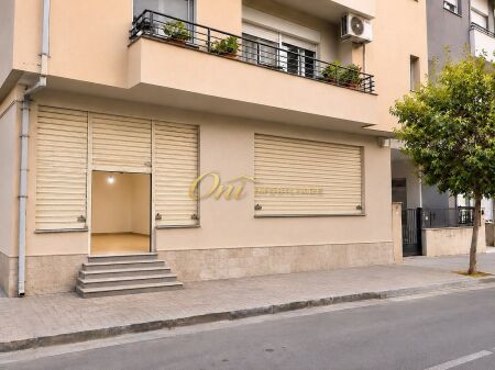 FIER SHOP FOR SALE 72M2