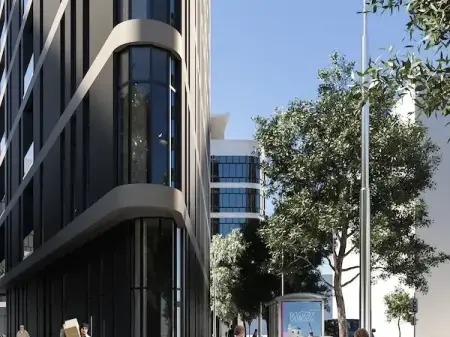 AMBIENTE ZYRASH ME QIRA – BULEVARDI I RI / Godina Triarch  akses direkt ne  rrugen kryesore