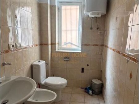  Apartament 3+1 në shitje – Rruga Fortuzi, Tiranë