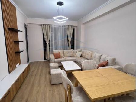 Affitto, Appartamento 2+1 + Posto Auto, Nuova Circonvallazione, Tirana