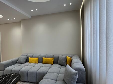 Shitet,Apartament 2+1+1 ,Unaza e Re , Prane bar Artistit