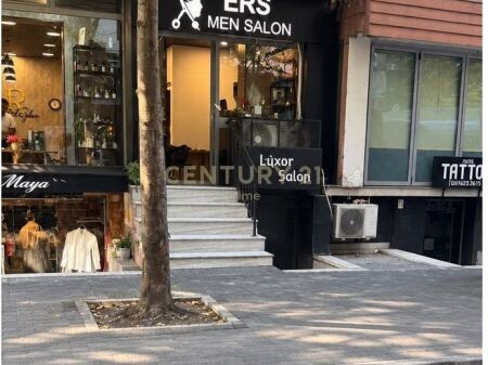 Locale Commerciale in Vendita a Bllok 105,000 €